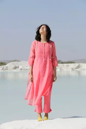 Corel yoke pintuck kurta set