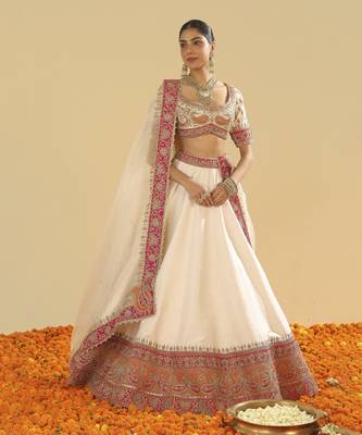Ruhaaniyat Sidra Daisy Ivory Lehenga Set 1