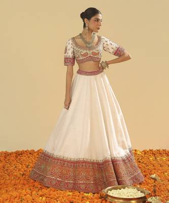 Ruhaaniyat Sidra Daisy Ivory Lehenga Set 2