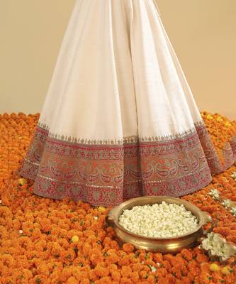 Ruhaaniyat Sidra Daisy Ivory Lehenga Set 5