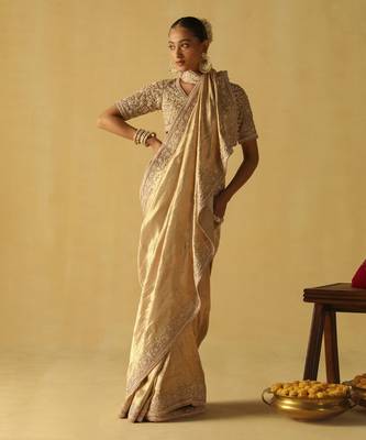Saraa - gold saree set 4