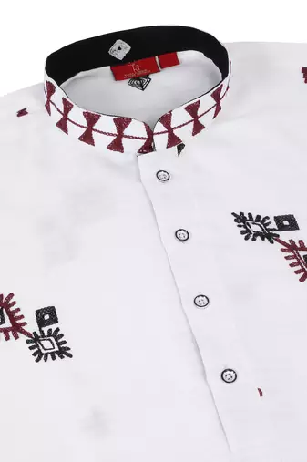 Men linen ethnic motifs embroidered white kurta and white trouser pant