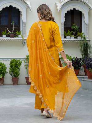 Women's silk blend embroidered kurta palazzo set with organza dupatta 2