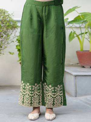 Women's silk blend embroidered kurta palazzo set with organza dupatta 3