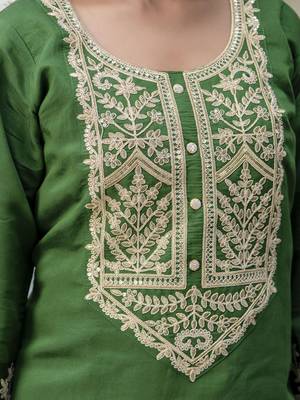 Women's silk blend embroidered kurta palazzo set with organza dupatta 4