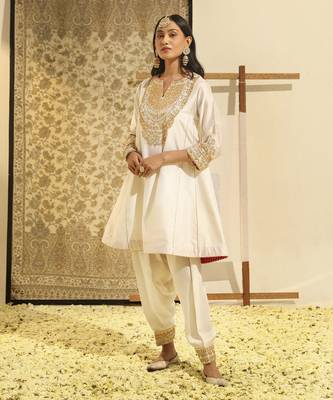 Kaarigari fayaaz daisy ivory chauga with salwar set 1