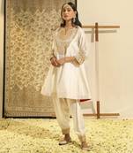 Kaarigari fayaaz daisy ivory chauga with salwar set
