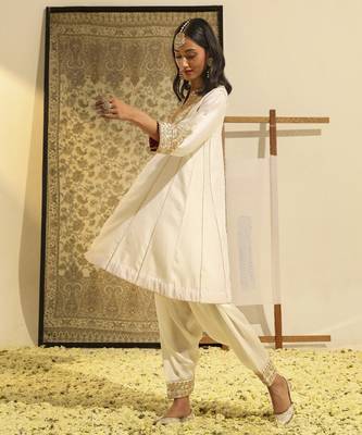 Kaarigari fayaaz daisy ivory chauga with salwar set 3