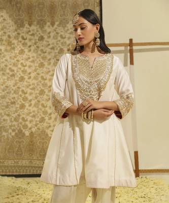 Kaarigari fayaaz daisy ivory chauga with salwar set 4