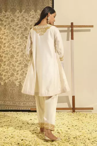 Kaarigari fayaaz daisy ivory chauga with salwar set
