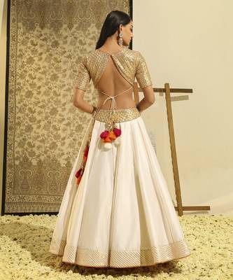 Kaarigari Aarif Daisy Ivory Lehenga Set 2