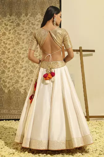 Kaarigari Aarif Daisy Ivory Lehenga Set