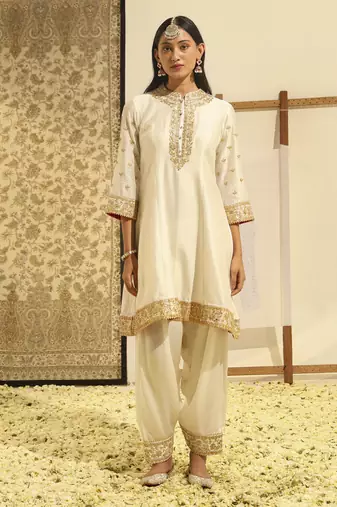Kaarigari intezaar daisy ivory short kurta with salwar and dupatta set