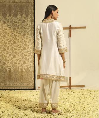 Kaarigari intezaar daisy ivory short kurta with salwar and dupatta set 3