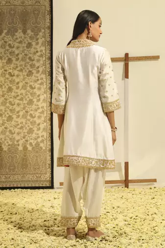 Kaarigari intezaar daisy ivory short kurta with salwar and dupatta set