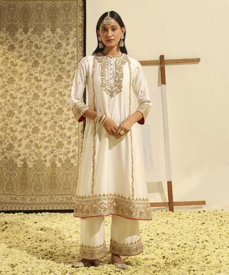Kaarigari shiza daisy ivory long a-line kurta with palazzo and dupatta set 3