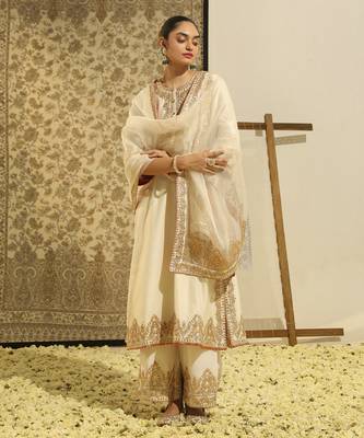 Kaarigari sahana daisy ivory long a-line kurta with palazzo and dupatta set 1
