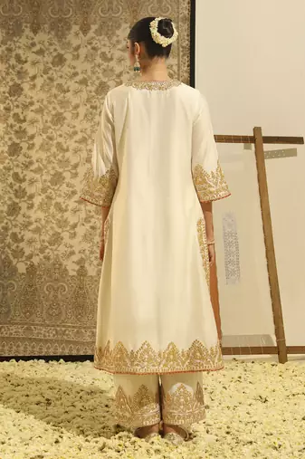 Kaarigari sahana daisy ivory long a-line kurta with palazzo and dupatta set