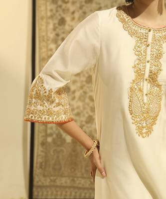 Kaarigari sahana daisy ivory long a-line kurta with palazzo and dupatta set 4