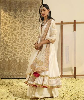 Kaarigari shaiz daisy ivory ankle length anarkali with skirt and dupatta set 2