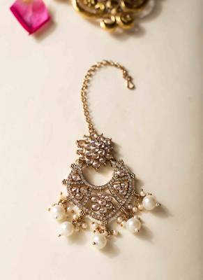 Kundan elegant pearl choker set 7