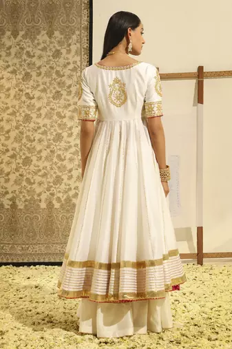 Kaarigari shaiz daisy ivory ankle length anarkali with skirt and dupatta set