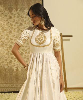 Kaarigari irshaad daisy ivory ankle length anarkali with skirt and dupatta set 3