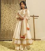 Kaarigari irshaad daisy ivory ankle length anarkali with skirt and dupatta set