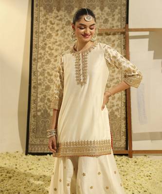 Kaarigari suleman daisy ivory short kurta with sharara and odhni set 3