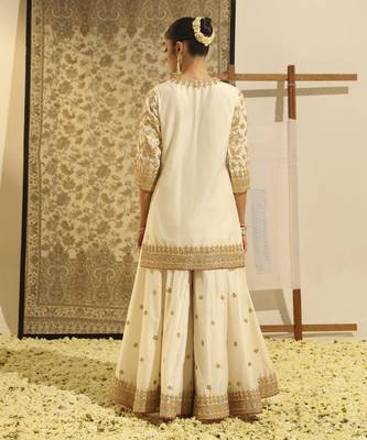Kaarigari suleman daisy ivory short kurta with sharara and odhni set 4