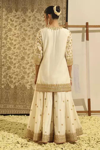 Kaarigari suleman daisy ivory short kurta with sharara and odhni set