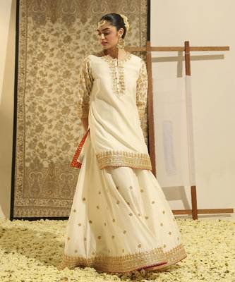 Kaarigari suleman daisy ivory short kurta with sharara and odhni set 5