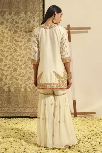 Kaarigari shamshul daisy ivory short kurta with gharara and odhni set
