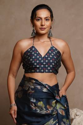 Navy blue floral print chiffon saree with unstiched blouse piece 4