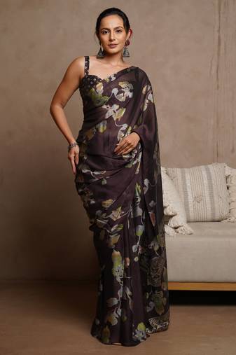 Wine floral print chiffon saree with unstiched blouse piece