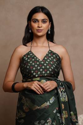 Dark green floral print chiffon saree with unstiched blouse piece 5
