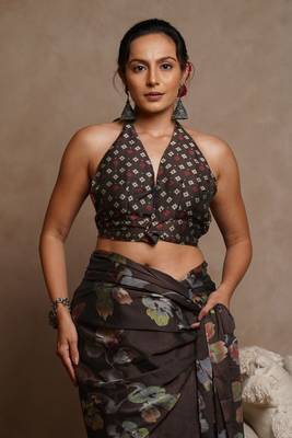 Coffee floral print chiffon saree with unstiched blouse piece 5