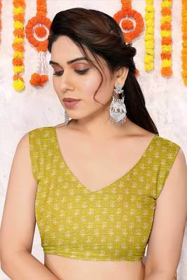 Mustard floral print zari lines chiffon saree with unstiched blouse piece 5