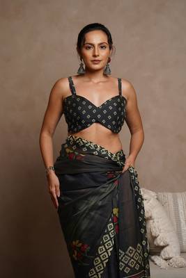 Turquoise blue floral print zari work chiffon saree with unstiched blouse piece 5