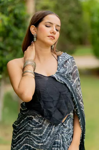 Dark mustard geometric print chiffon saree with unstiched blouse piece