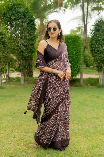 Coffee brown leheriya print chiffon saree with unstiched blouse piece