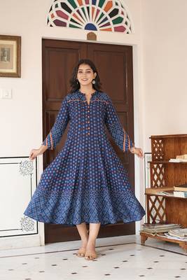 Printed rayon calf length stand collar 3/4th sleeve with lace detailing anarkali kurta 1