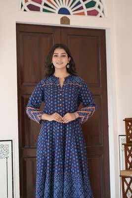 Printed rayon calf length stand collar 3/4th sleeve with lace detailing anarkali kurta 5