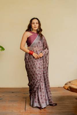 Light greyish blue geometric print chiffon saree with unstiched blouse piece 1