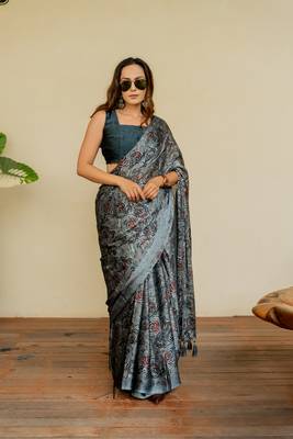 Light greyish blue geometric print chiffon saree with unstiched blouse piece 1
