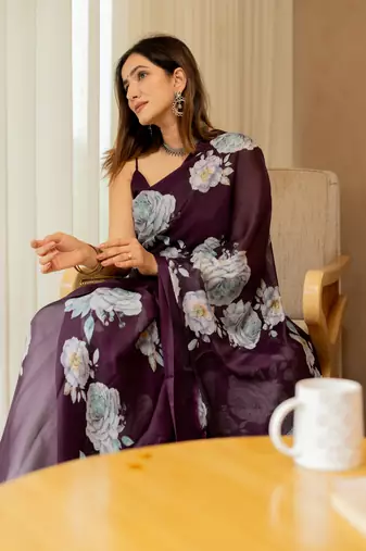 Wine floral print chiffon saree with unstiched blouse piece