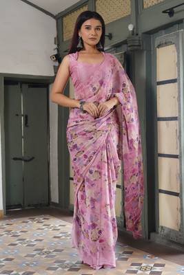 Light pink floral print chiffon saree with unstiched blouse piece 1