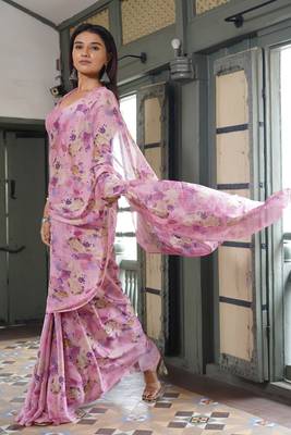 Light pink floral print chiffon saree with unstiched blouse piece 3