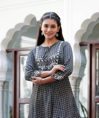 women's black polyester floral print short kurti 2