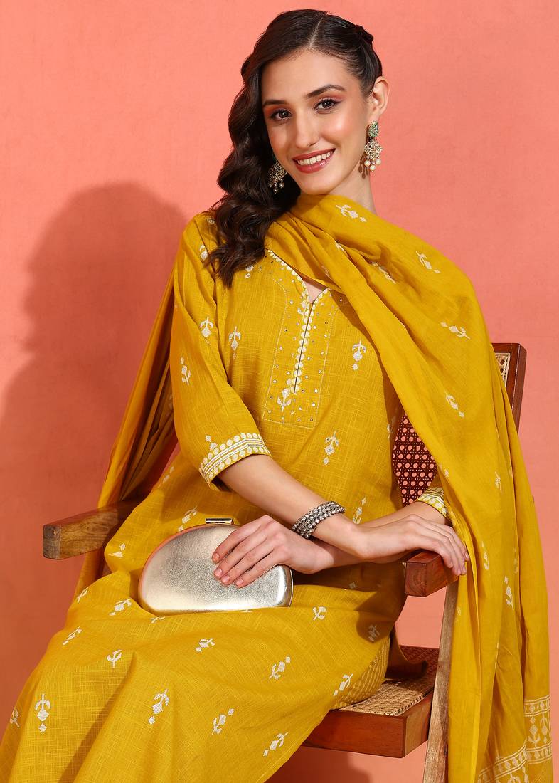 women's mustard cotton slub ikat print straight kurta with pant & dupatta (mustard)